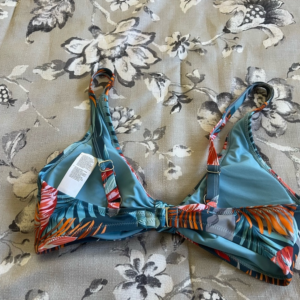 Bikini - Picture 6 of 6